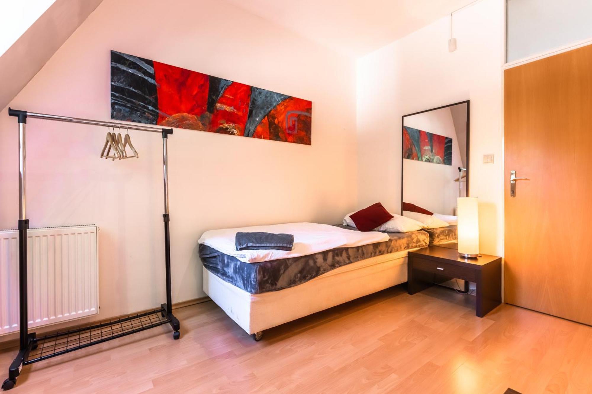 Lovely 4-Bedroom Flat In Historical Center With Stunning View Trenčín 外观 照片